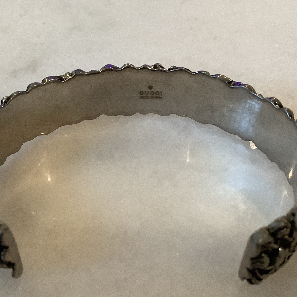 Gucci Lionhead Mane Cuff Bracelet in Silver, Brand New - Picture 2 of 4